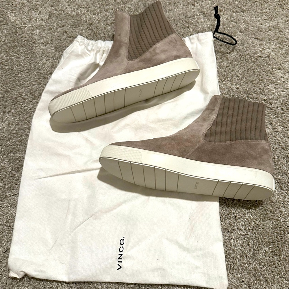 NEW Vince Coleman Sneaker Light Smoke Suede